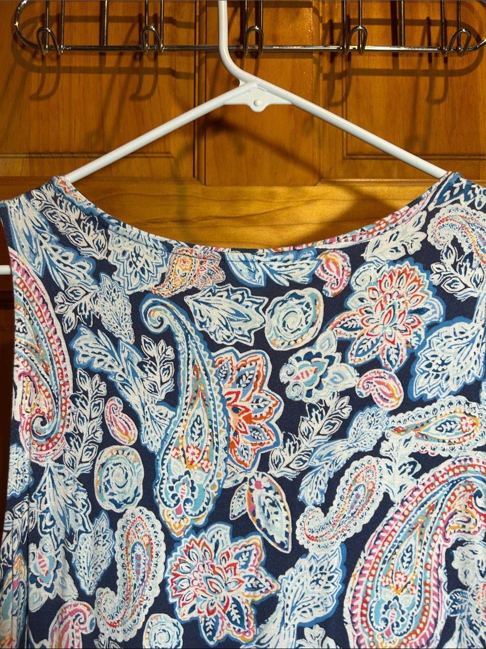 Garment on Hanger - Picture 10 of 14